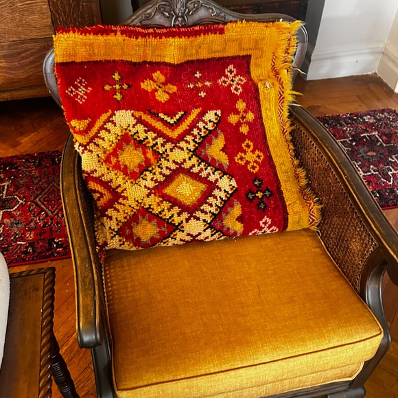 Vintage Moroccan tribal rug made into pillow cover - Picture 2 of 7